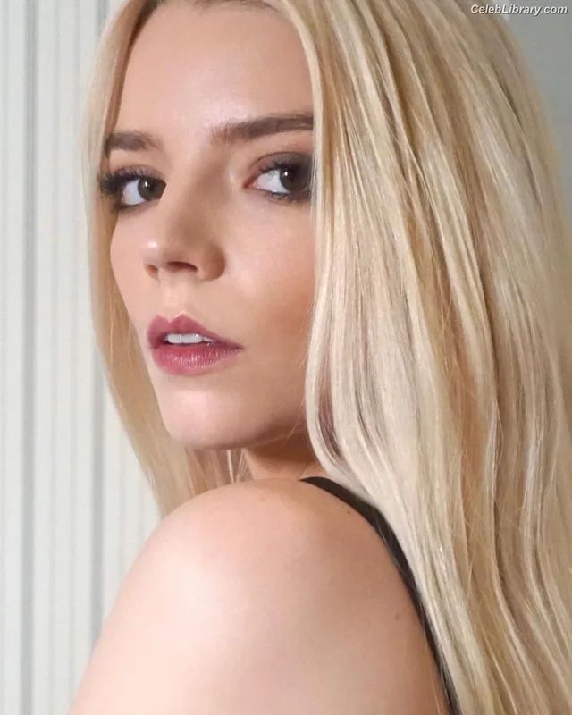 Anya Taylor-Joy photo 12 of 1440