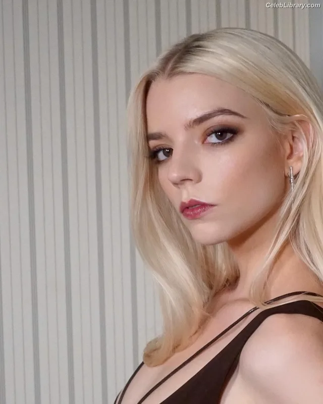 Anya Taylor-Joy photo 13 of 1440