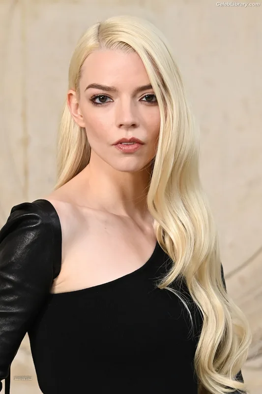 Anya Taylor-Joy photo 15 of 1440