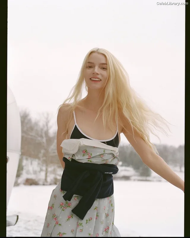 Anya Taylor-Joy photo 21 of 1440
