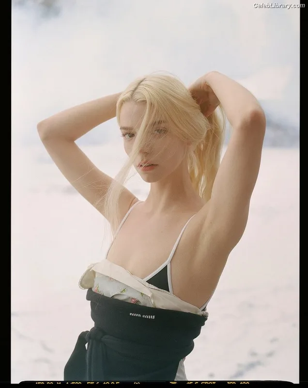 Anya Taylor-Joy photo 22 of 1440