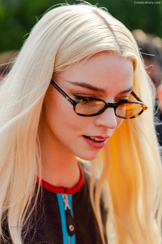 Anya Taylor-Joy photo 13 of 1440