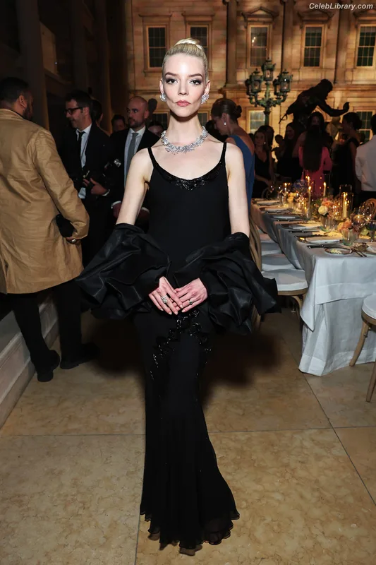 Anya Taylor-Joy photo 23 of 1440