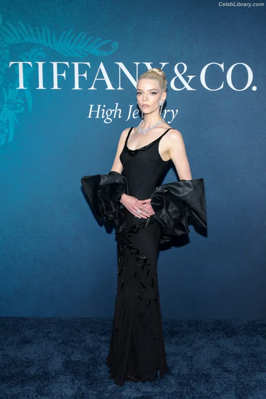Anya Taylor-Joy photo 24 of 1440