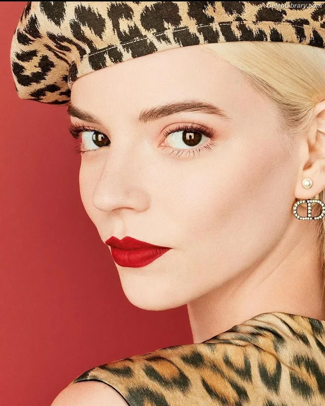 Anya Taylor-Joy photo 13 of 1440