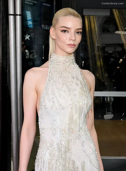 Anya Taylor-Joy photo 12 of 1440