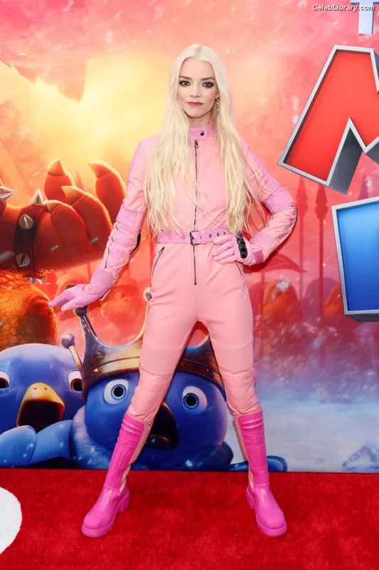 Anya Taylor-Joy photo 22 of 1440
