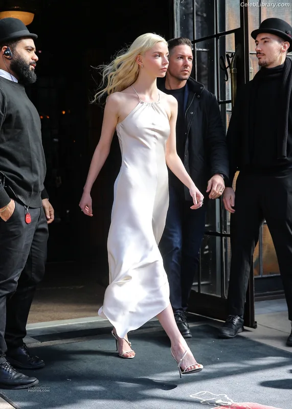 Anya Taylor-Joy photo 9 of 1440