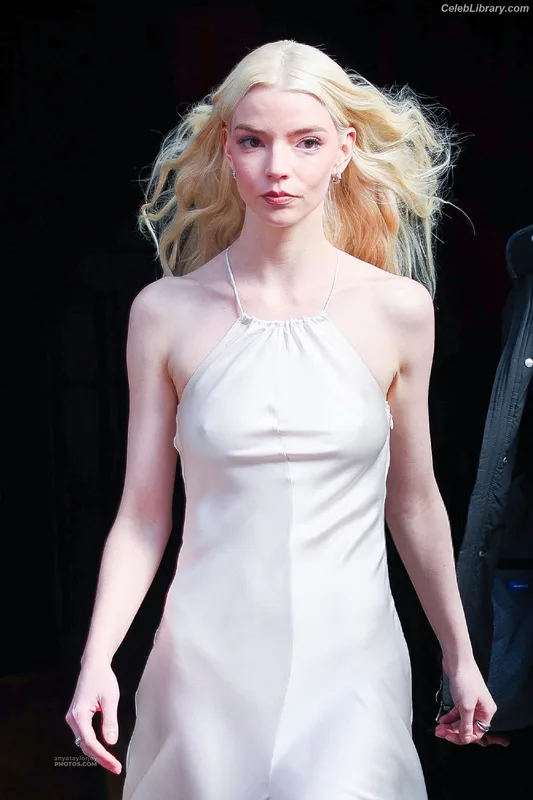 Anya Taylor-Joy photo 10 of 1440