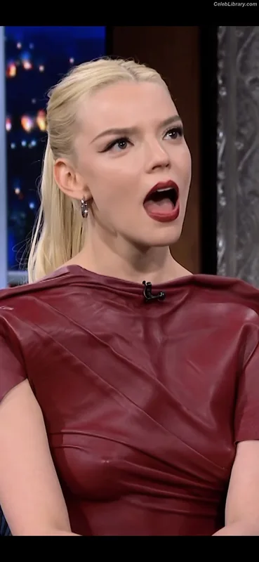 Anya Taylor-Joy photo 6 of 1440