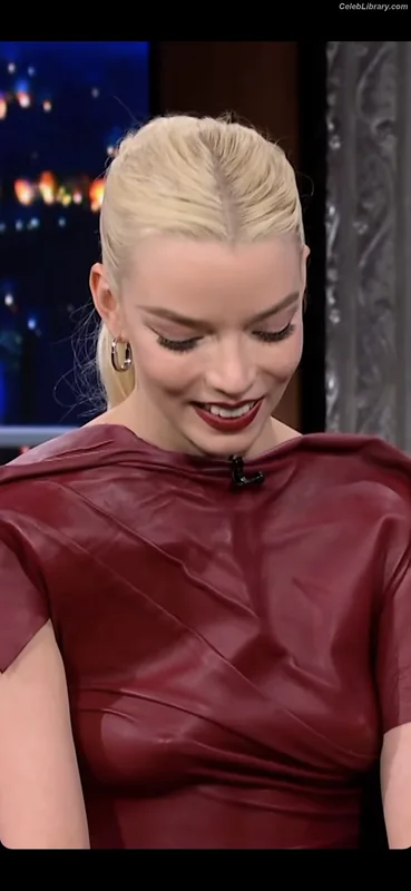 Anya Taylor-Joy photo 13 of 1440