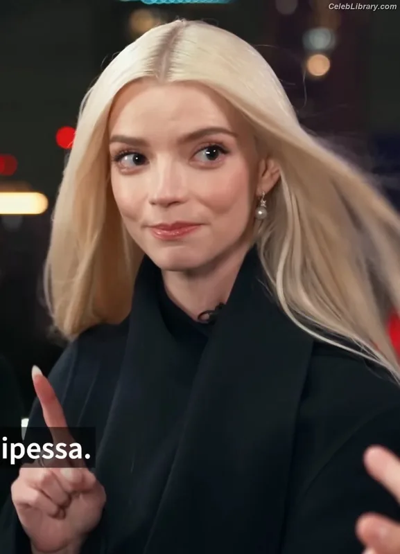 Anya Taylor-Joy photo 20 of 1440
