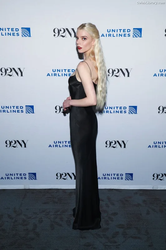 Anya Taylor-Joy photo 10 of 1440