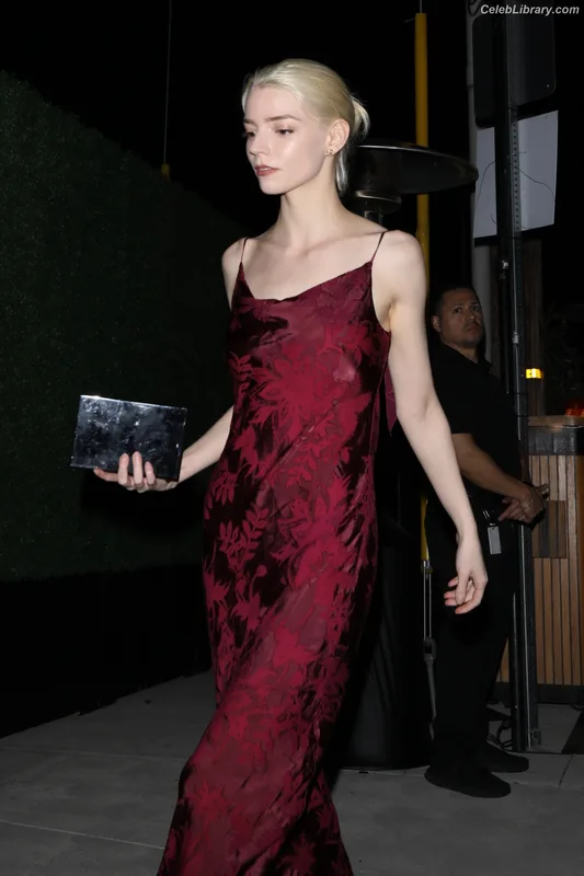 Anya Taylor-Joy photo 13 of 1440