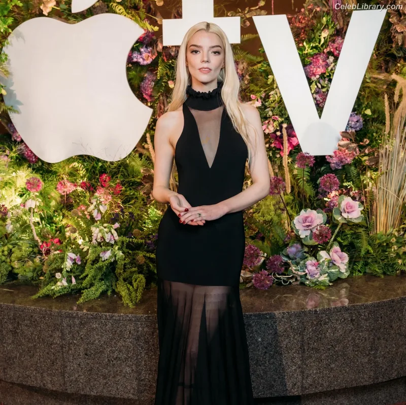 Anya Taylor-Joy photo 19 of 1440