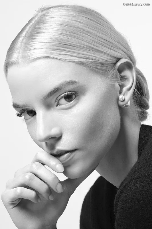 Anya Taylor-Joy photo 17 of 1440