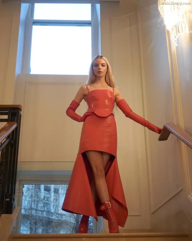 Anya Taylor-Joy photo 3 of 1440