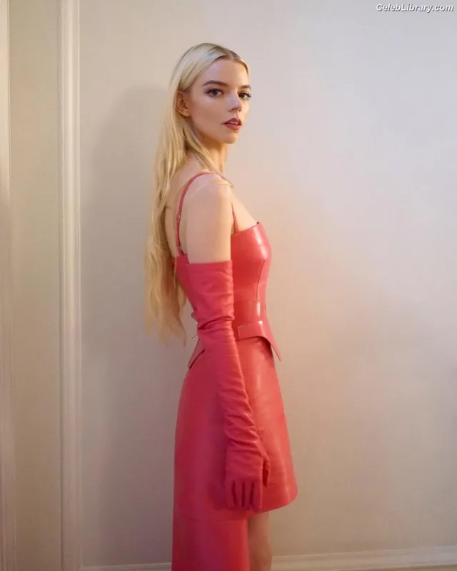 Anya Taylor-Joy photo 6 of 1440