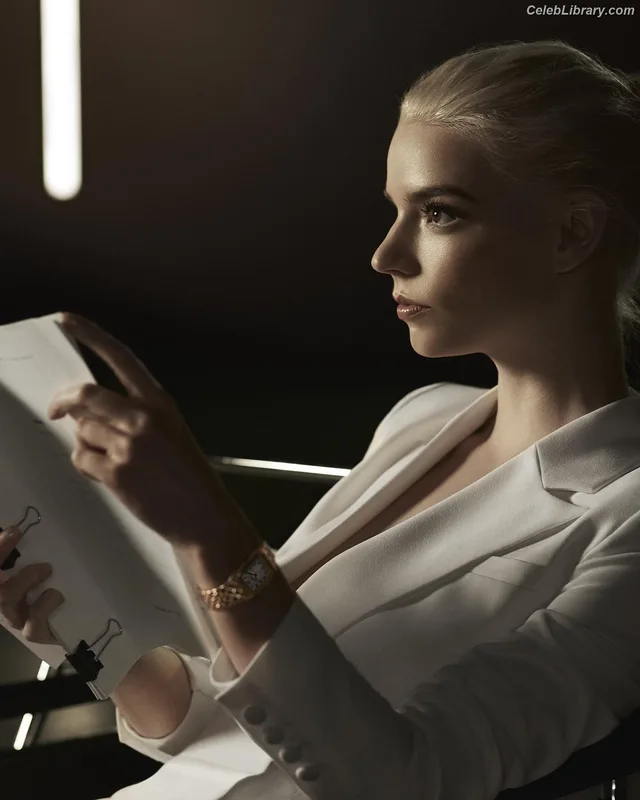 Anya Taylor-Joy photo 12 of 1440