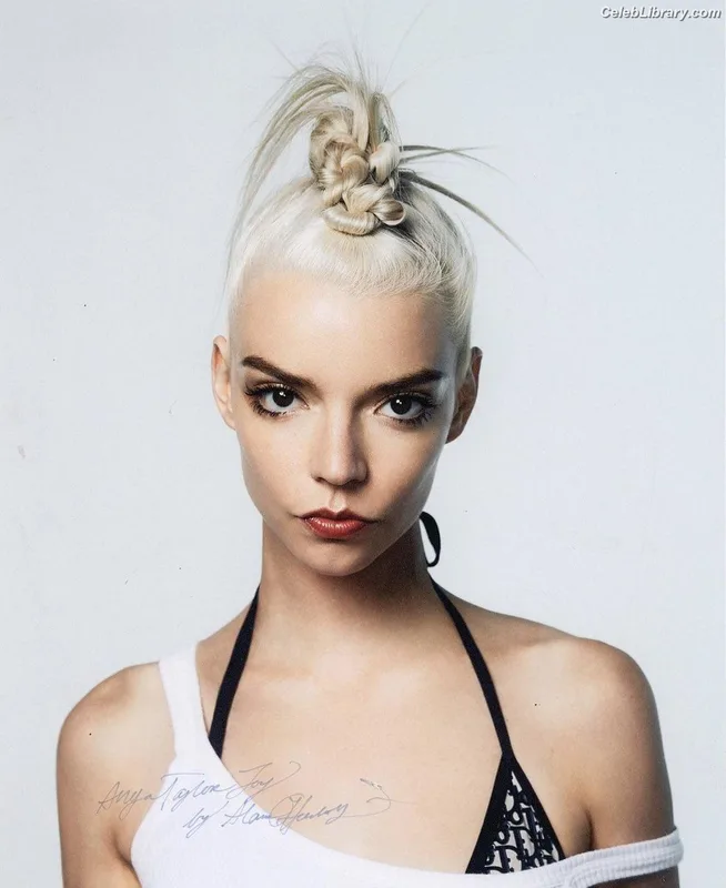 Anya Taylor-Joy photo 5 of 1440