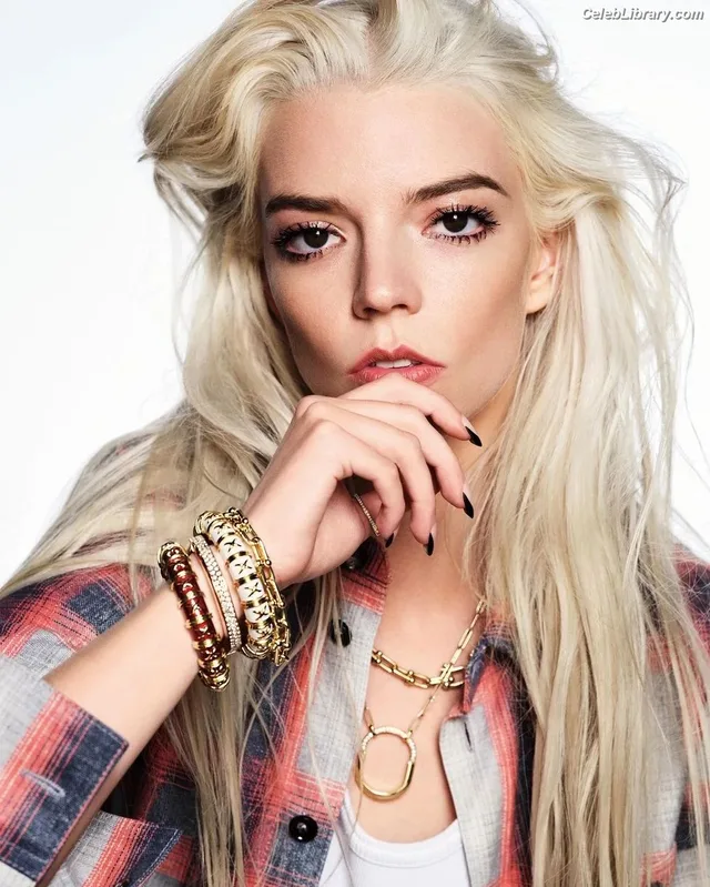 Anya Taylor-Joy photo 15 of 1440