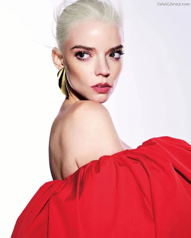 Anya Taylor-Joy photo 18 of 1440