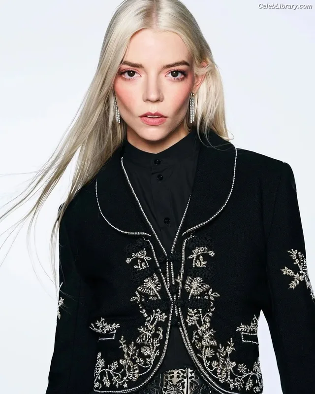 Anya Taylor-Joy photo 19 of 1440