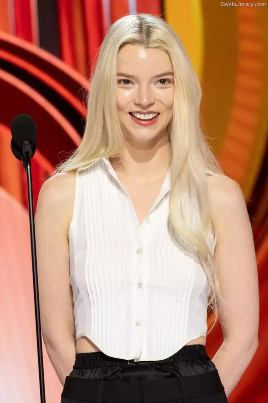 Anya Taylor-Joy photo 13 of 1440