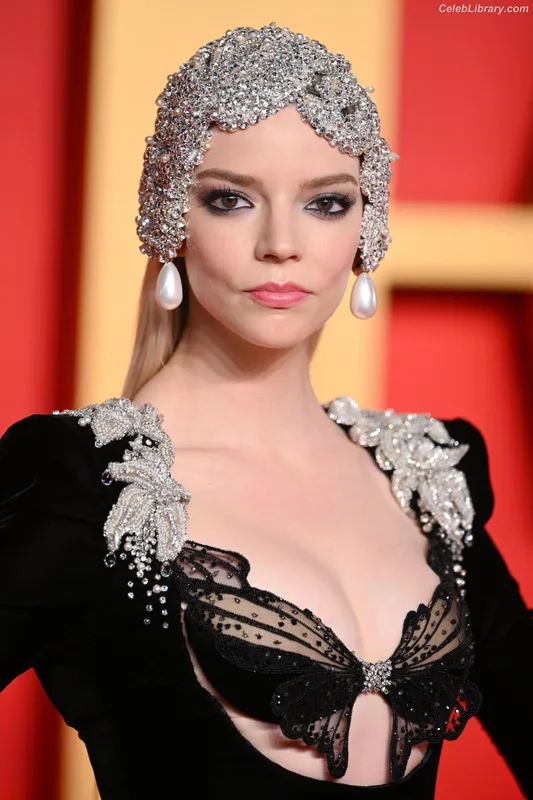 Anya Taylor-Joy photo 19 of 1440