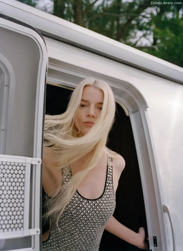 Anya Taylor-Joy photo 22 of 1440