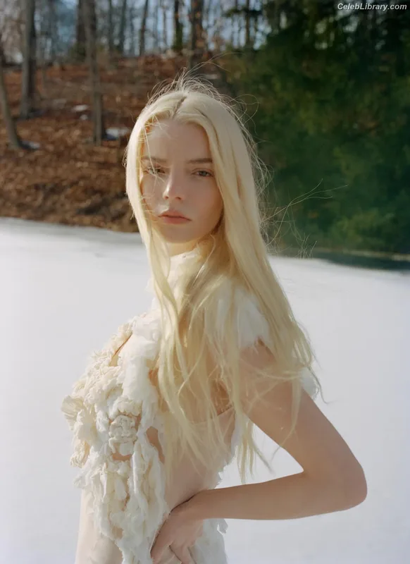 Anya Taylor-Joy photo 24 of 1440