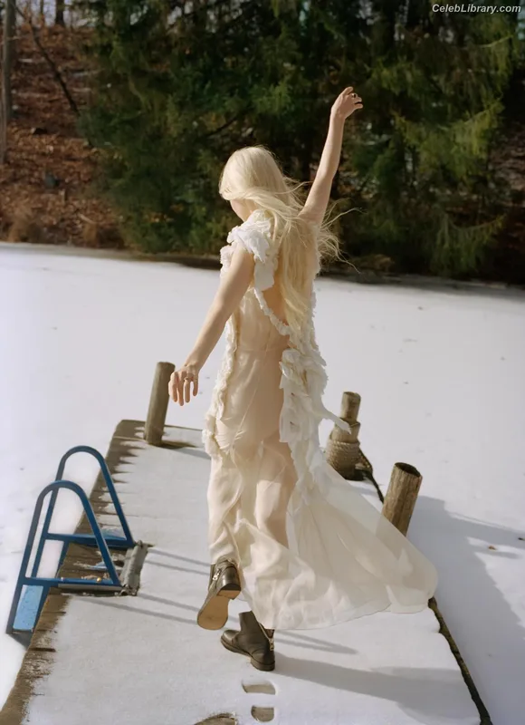 Anya Taylor-Joy photo 1 of 1440