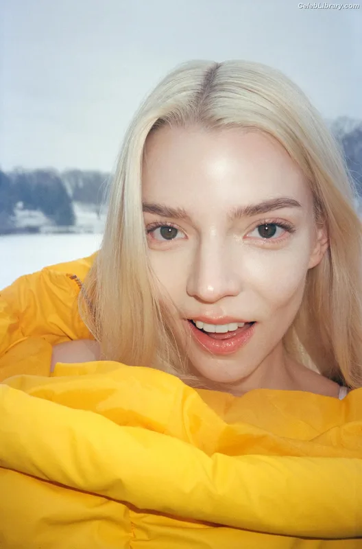 Anya Taylor-Joy photo 2 of 1440