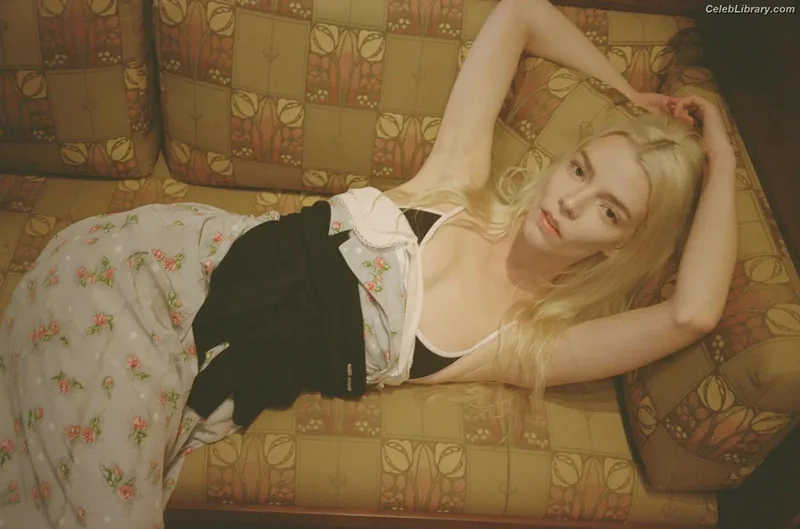 Anya Taylor-Joy photo 4 of 1440
