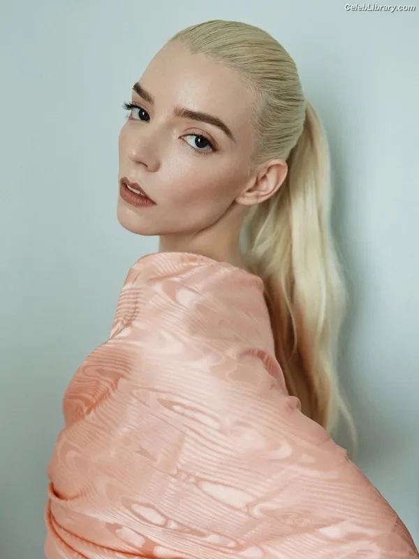 Anya Taylor-Joy photo 10 of 1440