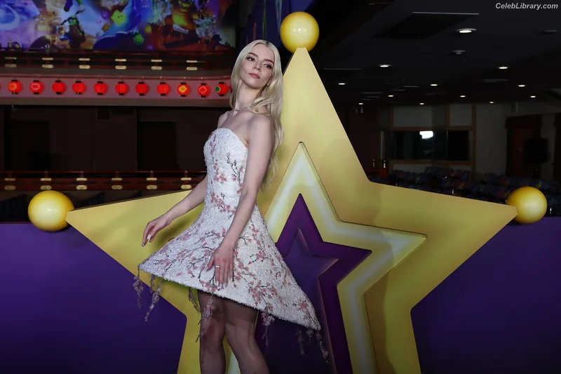 Anya Taylor-Joy photo 17 of 1440