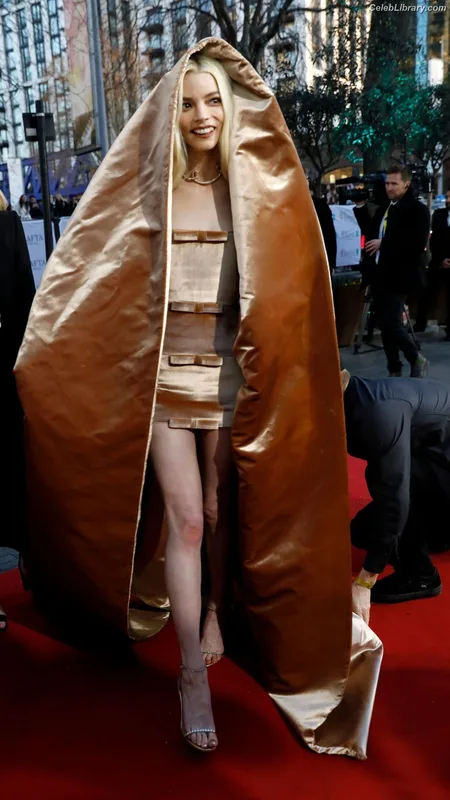 Anya Taylor-Joy photo 18 of 1440