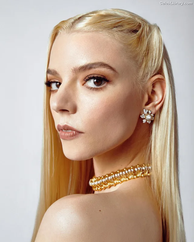 Anya Taylor-Joy photo 24 of 1440