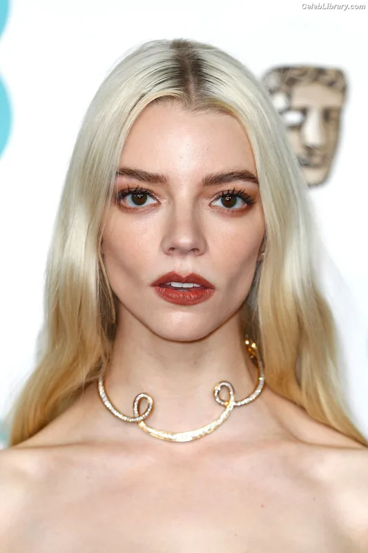 Anya Taylor-Joy photo 10 of 1440