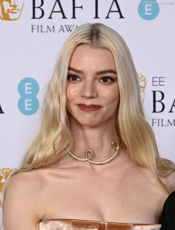 Anya Taylor-Joy photo 22 of 1440