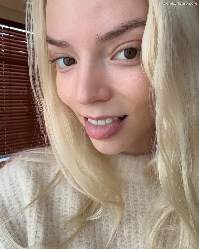 Anya Taylor-Joy photo 24 of 1440