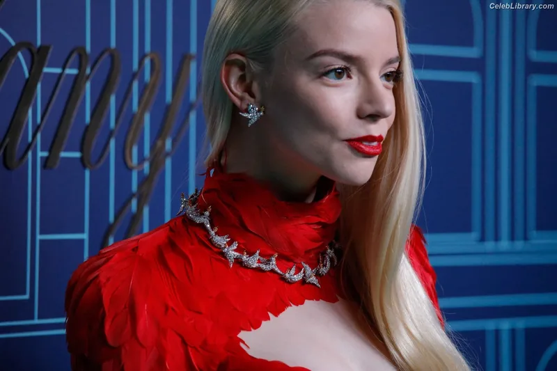 Anya Taylor-Joy photo 12 of 1440