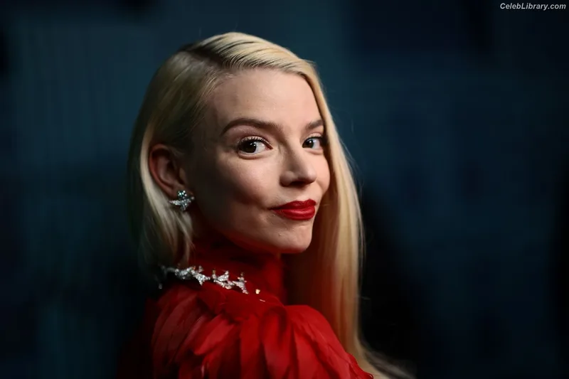 Anya Taylor-Joy photo 13 of 1440