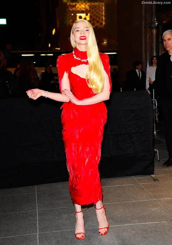 Anya Taylor-Joy photo 21 of 1440