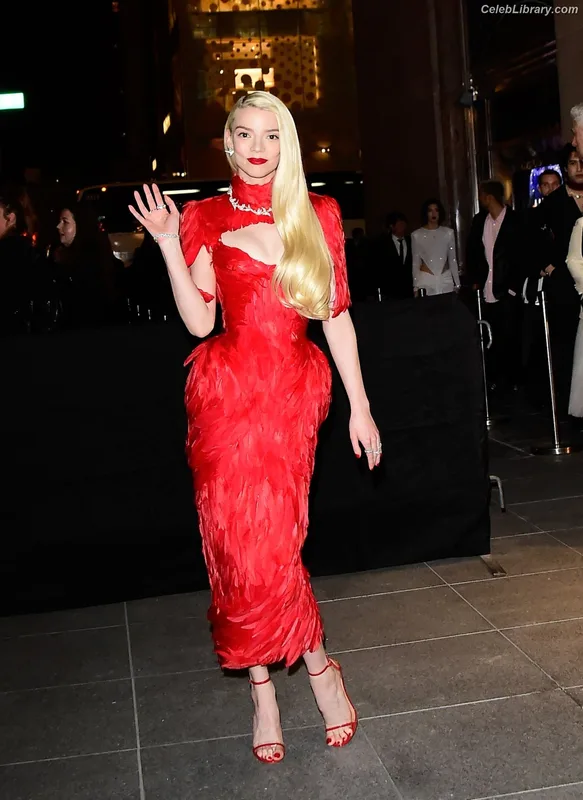 Anya Taylor-Joy photo 22 of 1440