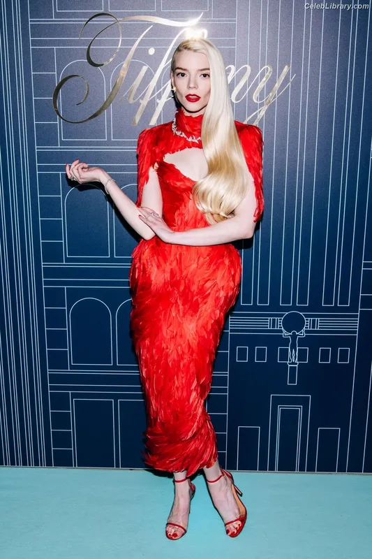 Anya Taylor-Joy photo 23 of 1440