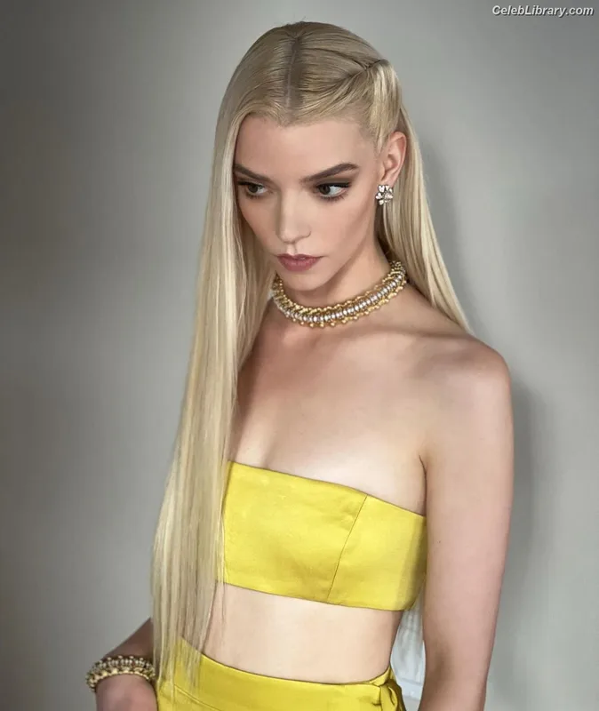 Anya Taylor-Joy photo 24 of 1440