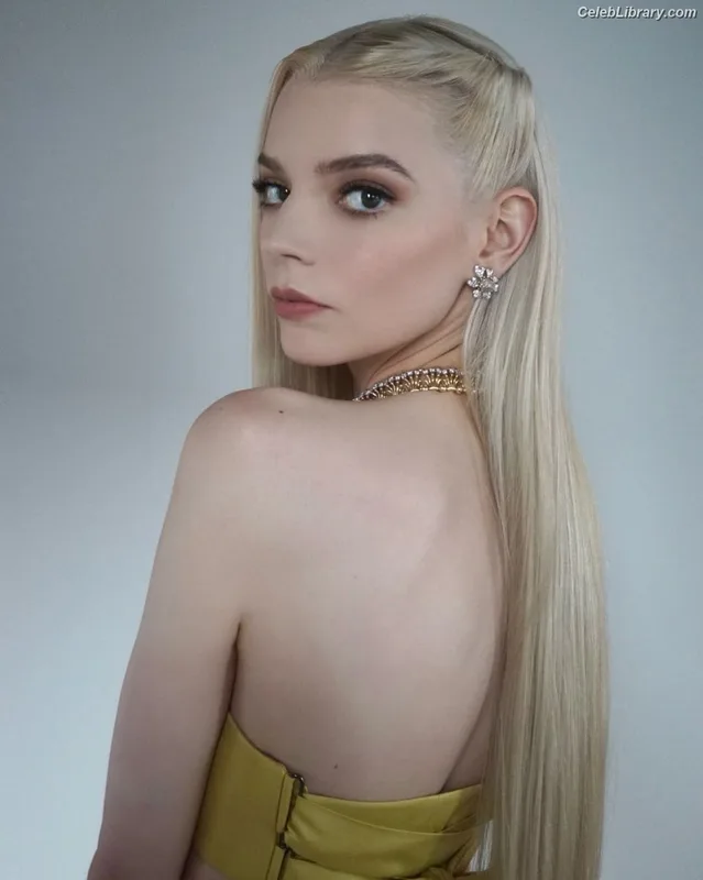 Anya Taylor-Joy photo 2 of 1440