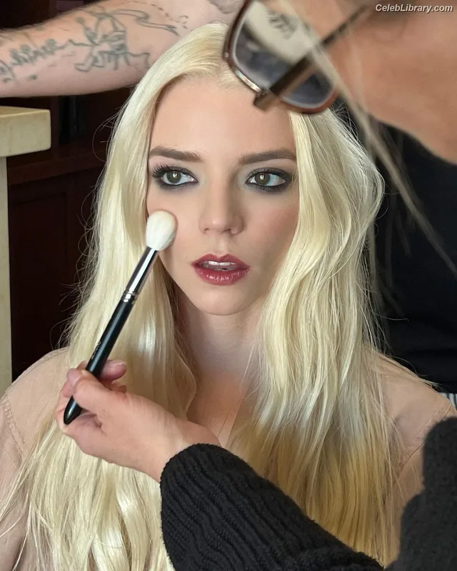 Anya Taylor-Joy photo 9 of 1440