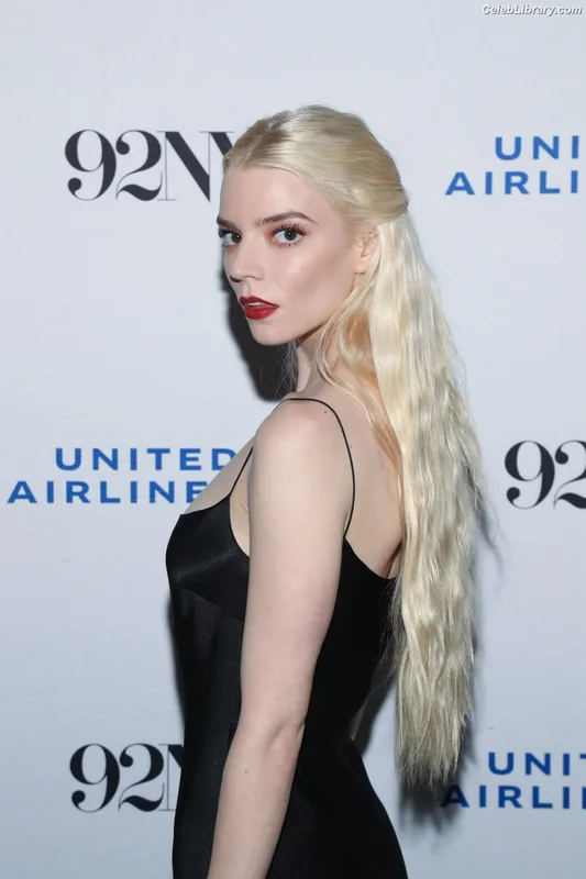 Anya Taylor-Joy photo 19 of 1440